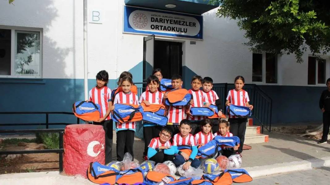 Gazipaşa’dan Kaş’a Sporcu Nesil İçin Anlamlı Adım: Kırsaldaki Okullar Unutulmadı! 4